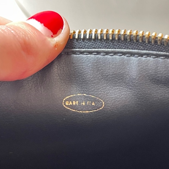 CHANEL Black Lambskin Cosmetic Vanity Case with Gold Hardware - Picture 13 of 16